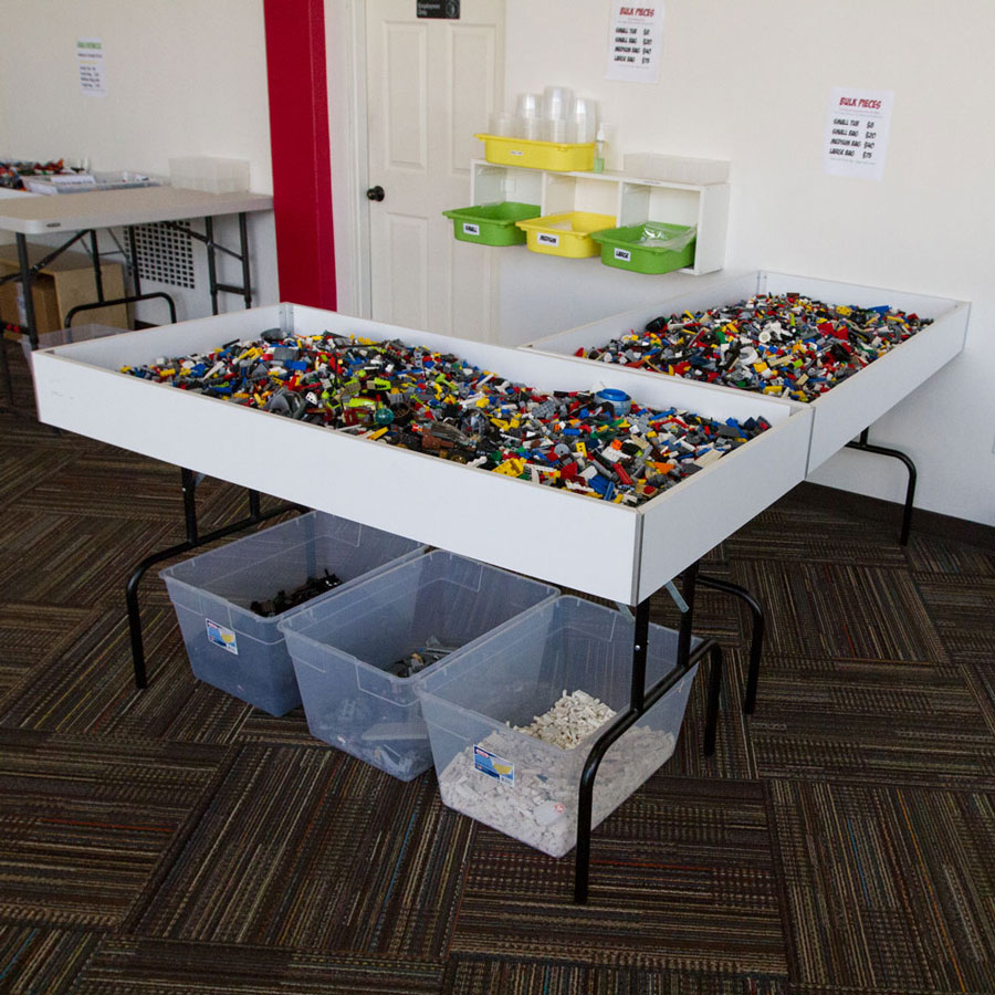 White Folding Dump Table Retail Display Tables By Grand